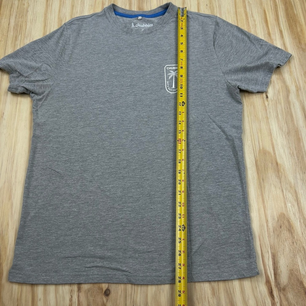 Chubbies T-shirt Mens‎ Size Large Sky's Out Thighs Out Gray Summer Sun Funny - Picture 4 of 7